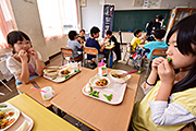 記事「長岡特産枝豆「一寸法師」が小学校の給食に登場」の画像