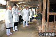 記事「秋篠宮さまが市内の農家を訪問」の画像