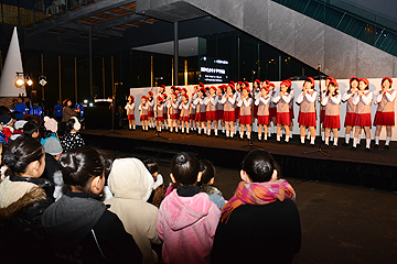 「長岡少年少女合唱団がクリスマスソングを披露」の画像