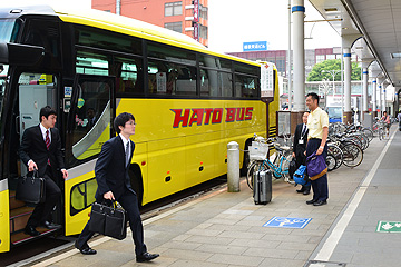 「東京・長岡間の無料送迎バスを初めて運行」の画像