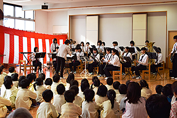 「中之島中学校吹奏楽部のみなさんによるコンサート」の画像