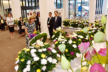 「３日は長岡空襲殉難者を弔う献花台を訪れました」の画像