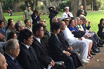 「日米両国の戦没者を合同で追悼する式典は今回が初めて」の画像