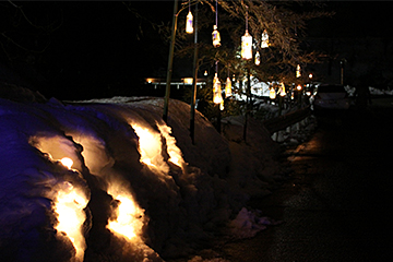 「幻想的な明かりが冬の夜を彩った「雪ぼたる」」の画像