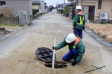 「羽咋市で下水道管の被害状況を調査」の画像