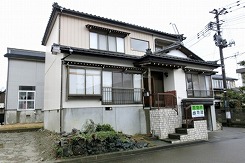 売買価格：1,300万円