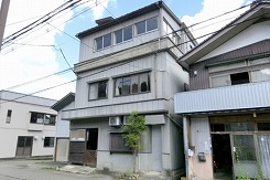 売買価格：300万円