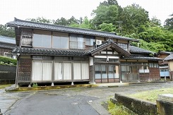 売買価格：300万円