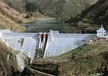 「刈谷田川ダム」の画像