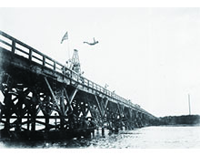 「ダイビングクラブの飛び込み（長生橋）」の画像
