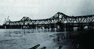 「工事中の長生橋」の画像