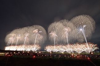 「3年ぶりに長岡大花火大会を通常開催」の画像