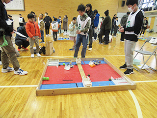 【画像】小学生が参加したロボコン大会