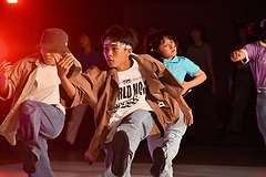 「長岡大手高校ダンス部による創作ダンス」の画像