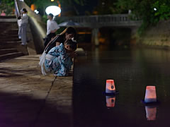 「一般の方の灯籠流し」の画像
