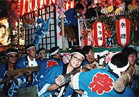 中之島諏訪神社祭禮灯籠神事（灯籠押し合い）