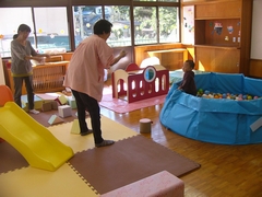 「子育ての駅よいた「にじの子広場」」の画像