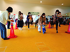 「ハイハイよちよちうんどうかい」の画像