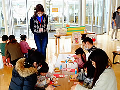 「にちようおもちゃばこ」の画像