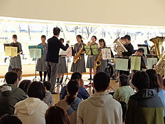 「大島中学校吹奏楽部ミニコンサート」の画像