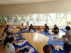 「パパ講座「パパとベビーマッサージ」」の画像