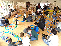 「みんなで遊ぼうプラレール」の画像