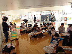 「にちようおもちゃばこ」の画像