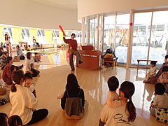 「ファミリー講座『親子でリズム遊び』」の画像