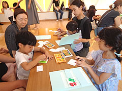 「にちようおもちゃばこ」の画像