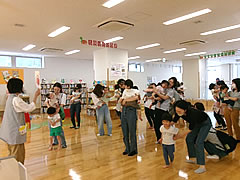 「絵本のとびら」の画像