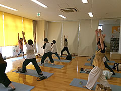 「産後ママの親子ヨガ」の画像