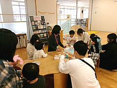 「つくってあそぼう」の画像