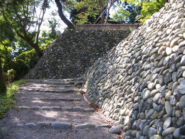 「楽山苑への路」の画像