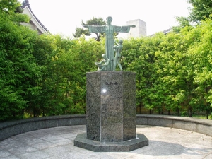 「平和像」の画像