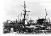 「遭到空袭后的长冈市区」图片
