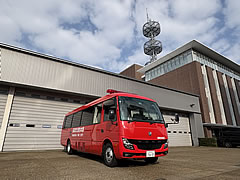 「人員搬送車」の画像1