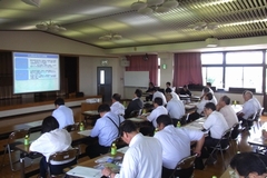 議員研修会の様子(清里コミュニティプラザ)
