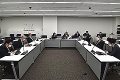 「まちづくり・新エネルギー対策特別委員協議会の様子」の画像