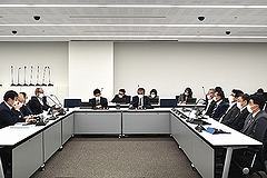 「第2回中山間地域振興条例(仮称)制定検討委員会の様子」の画像