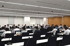 「大河津分水・長岡東西道路整備推進特別委員会の様子」の画像