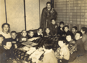 「栖吉町の普済寺を学寮とした松原国民学校児童」の画像
