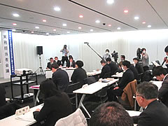 「東京電力ホールディングス（株）に意見を述べる市町村担当者」の画像