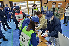「避難所での避難者受入の様子」の画像