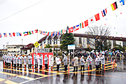 記事「生まれ変わった宮内駅前広場で住民がお祝い」の画像