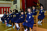 記事「ピカピカ光って子どもを守る黄色いワッペンを新1年生に」の画像