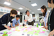 記事「柔軟な発想で意見が飛び交った若者会議」の画像
