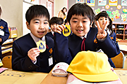 記事「交通事故ゼロへ!子どもたちも元気に宣誓」の画像