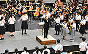 記事「一流の音楽体験に中学生が感動!東京フィルコンサート♪」の画像