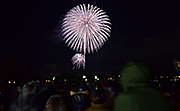 記事「平和への想いを夜空に。「白菊」を打ち上げ」の画像