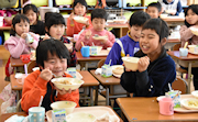 記事「いただきます!長岡ゆかりの先人の給食」の画像